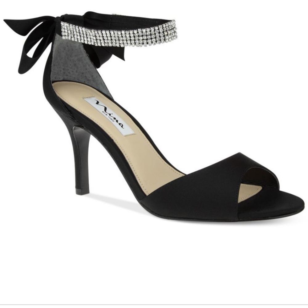 Nina black heels size 7.5
